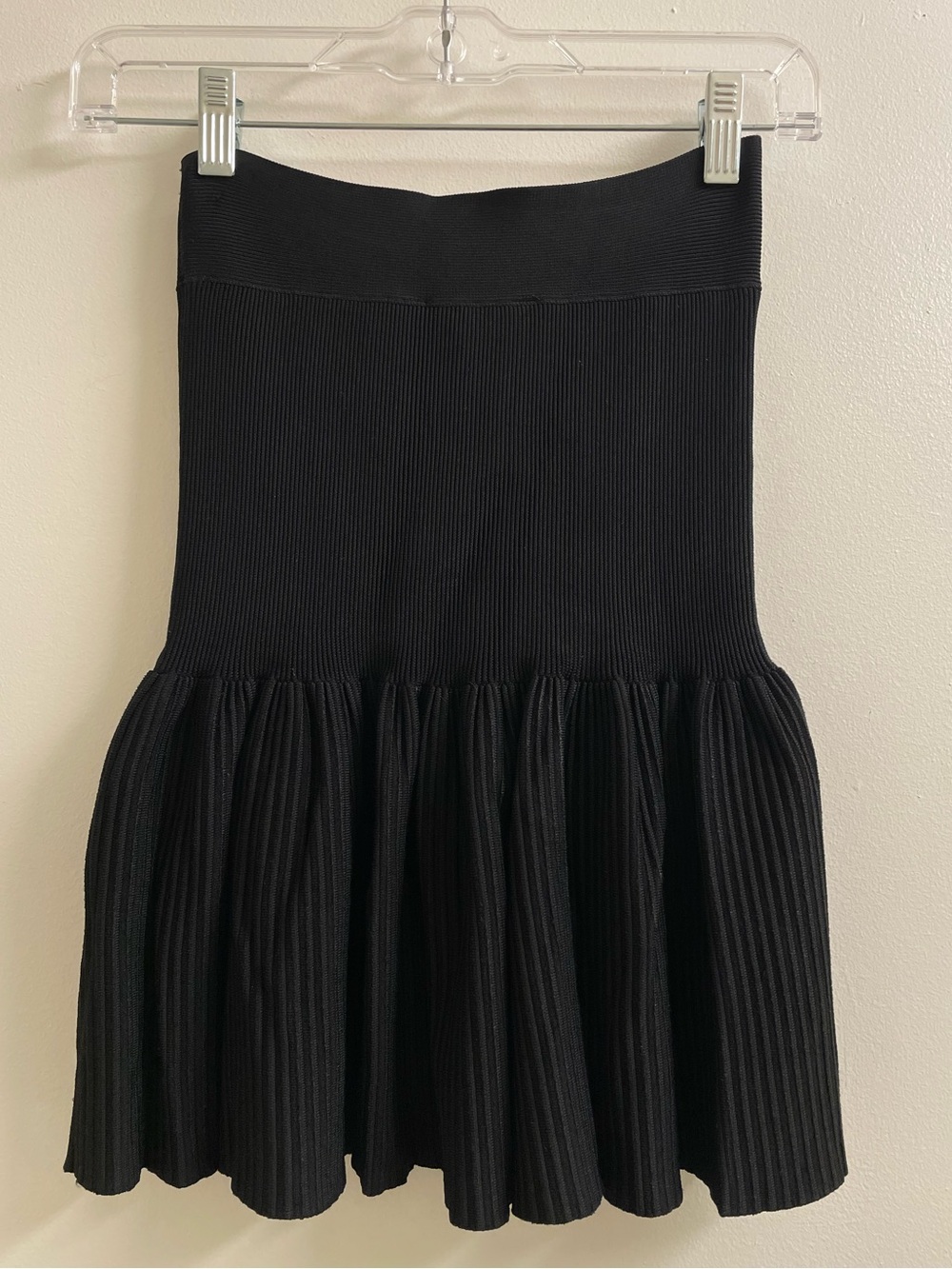 BCBG Max Azria black mini skirt S